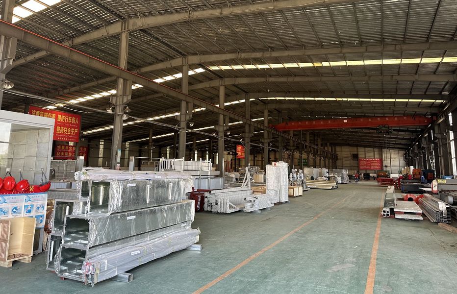 Zhejiang Huier Coating Environmental Protection Equipment Co., Ltd প্রস্তুতকারকের উৎপাদন লাইন